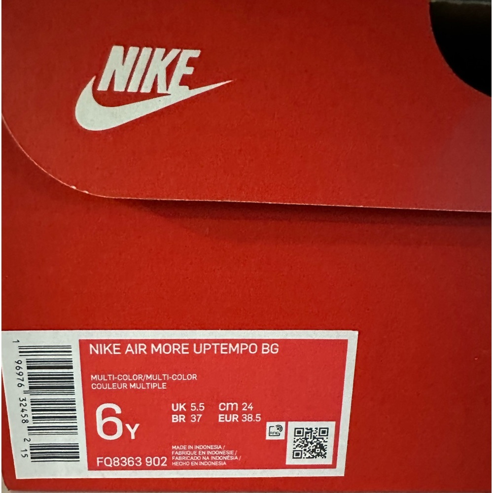 Nike shoes 6Y unisex